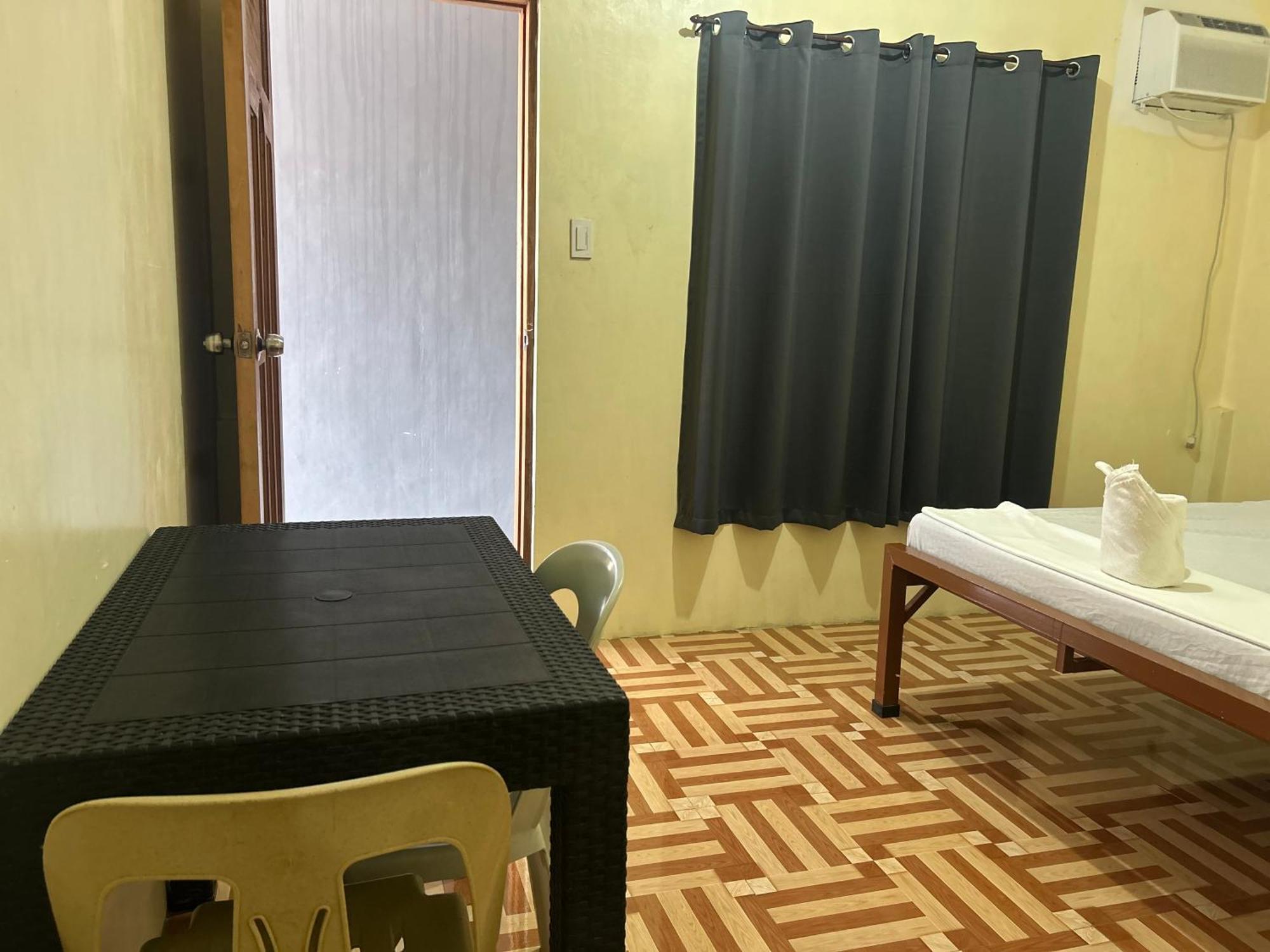 Carillo Guest House 코른 외부 사진