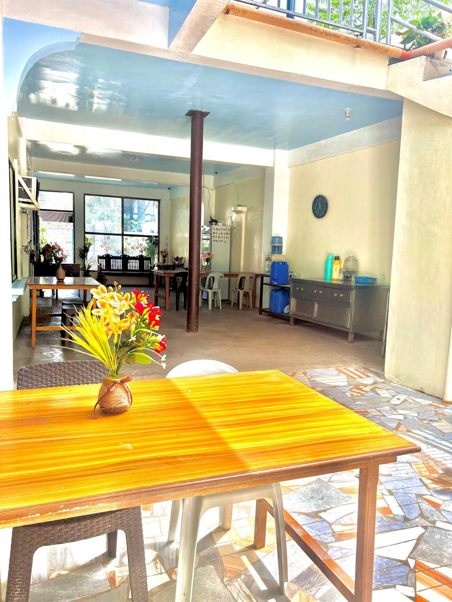 Carillo Guest House 코른 외부 사진